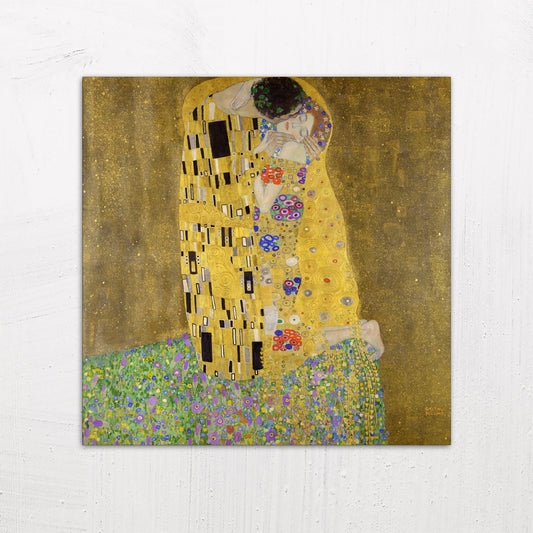 A large size metal art poster display plate with printed design of a The Kiss by Gustav Klimt (1907-1908)