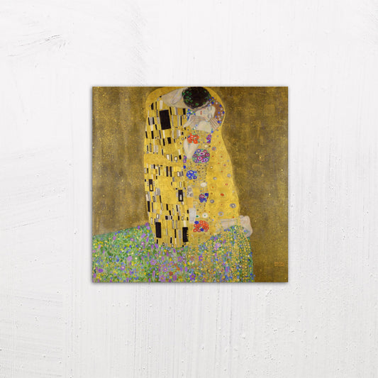A medium size metal art poster display plate with printed design of a The Kiss by Gustav Klimt (1907-1908)